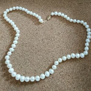 Pearl necklace 18"